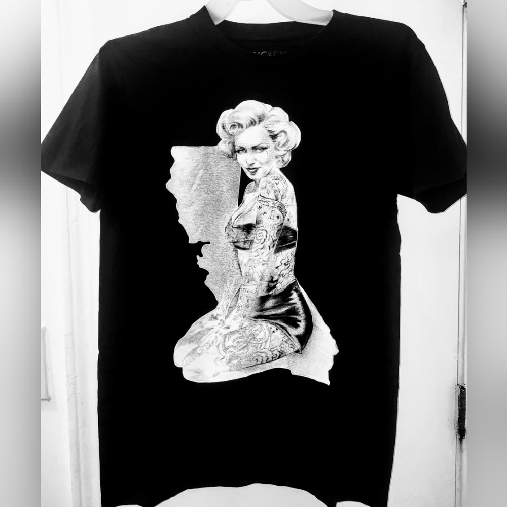Ring Of Fire Marilyn Monroe Tee-Shirt